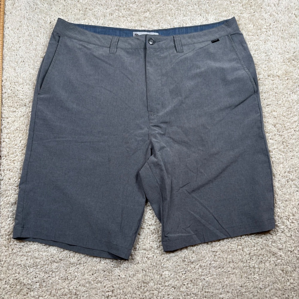 TravisMathew Mens Grey Heathered Performance Golf Shorts Sz 38 Stretch 10 Inseam